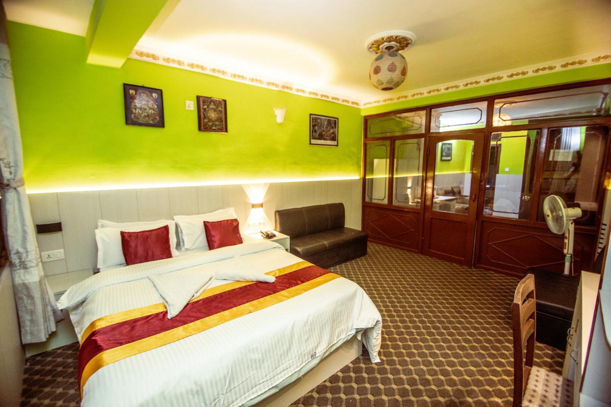 Hotel Pomelo House Катманду Экстерьер фото
